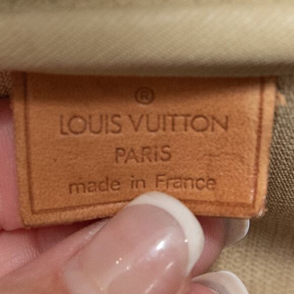 Louis Vuitton Monogram Deauville Cosmetic Carry-On Over Night Luggage Purse - Picture 13 of 16